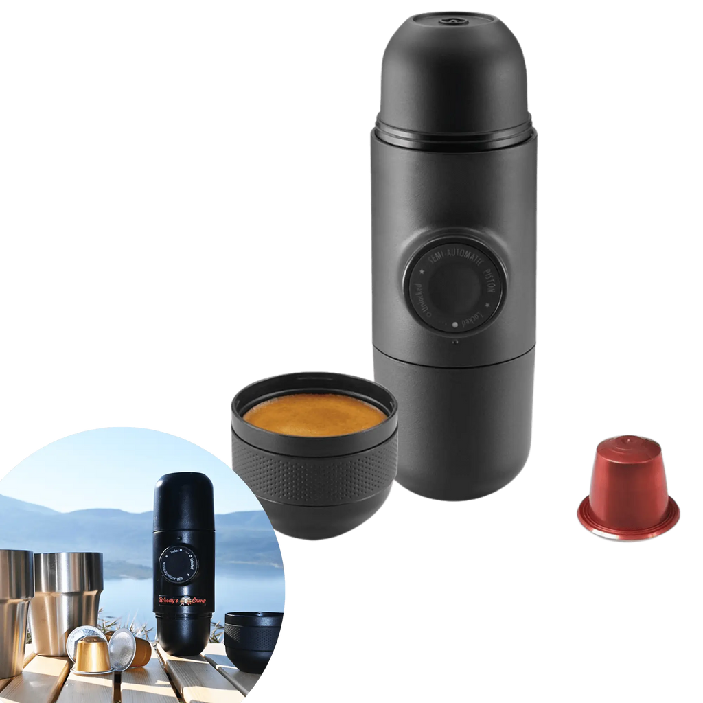 Machine à café à capsules d'espresso portable, parfaite pour le camping, avec des dosettes Nespresso et des accessoires, offrant une commodité adaptée aux voyages.